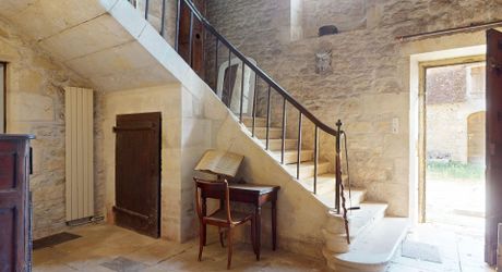 Domaine d’environ 40 hectares en Périgord Noir composé du Manoir, d’une métairie et d’importantes dépendances.