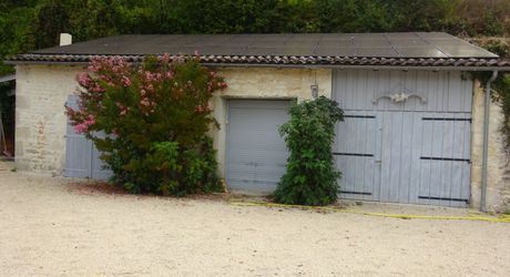 Région Montcuq - Propriété composée de 2 maisons en pierre avec environ 10 ha de terrain