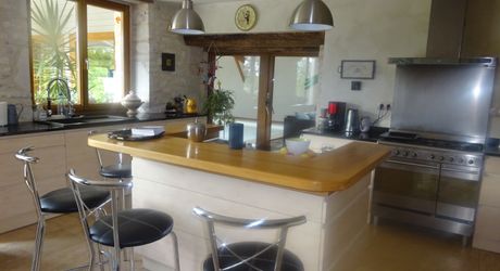 Région Montcuq - Propriété composée de 2 maisons en pierre avec environ 10 ha de terrain