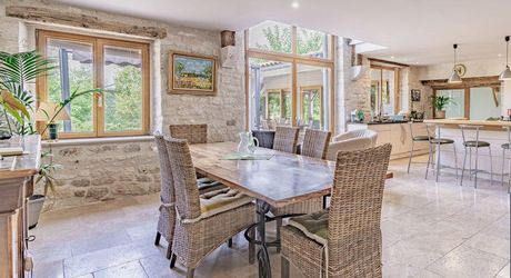 Région Montcuq - Propriété composée de 2 maisons en pierre avec environ 10 ha de terrain