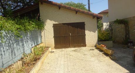 Prayssac centre , maison de 150 m² habitables.