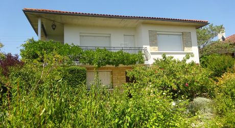 Prayssac centre , maison de 150 m² habitables.