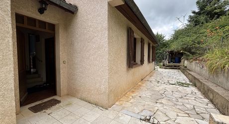 Proche Cahors, maison 5 chambres avec terrain de 3770m² 