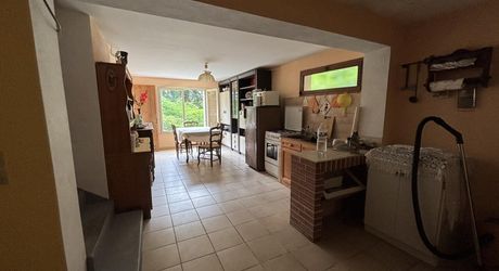 Proche Cahors, maison 5 chambres avec terrain de 3770m² 