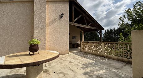 Proche Cahors, maison 5 chambres avec terrain de 3770m² 