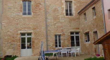 Cahors, centre ville, maison de caractère avec piscine