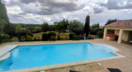 Grande et belle contemporaine au sud de Cahors 