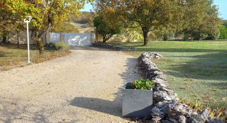 Grande et belle contemporaine au sud de Cahors 