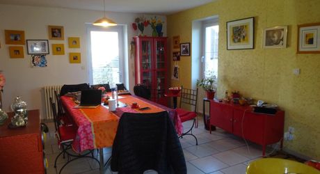 Propriété en pierre avec dépendances