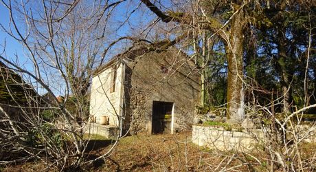 Propriété en pierre avec dépendances