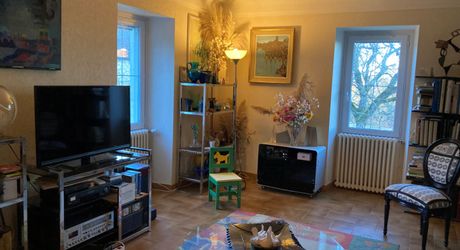 Propriété en pierre avec dépendances