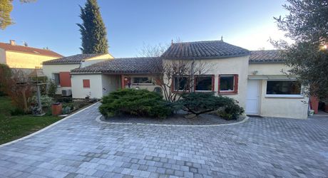 PRADINES, DOUBLE-MAISON AVEC VUE SUR LA VALLEE 