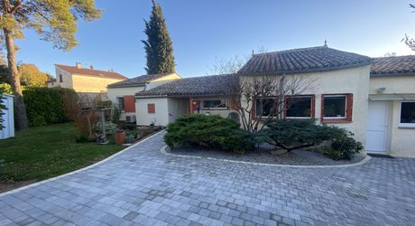 PRADINES, DOUBLE-MAISON AVEC VUE SUR LA VALLEE 