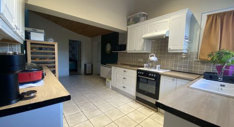 PRADINES, DOUBLE-MAISON AVEC VUE SUR LA VALLEE 