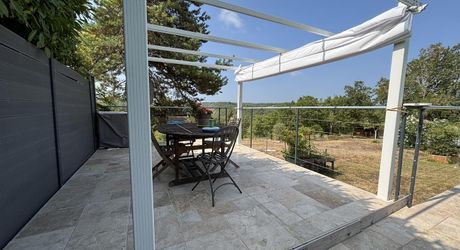 PRADINES, DOUBLE-MAISON AVEC VUE SUR LA VALLEE 