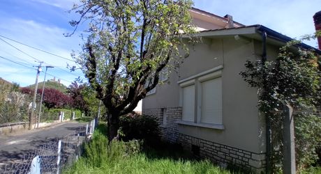  Saint Cérè,  Maison  à rafraichir Proche du  Centre ville