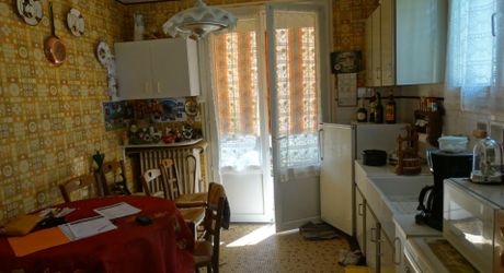  Saint Cérè,  Maison  à rafraichir Proche du  Centre ville