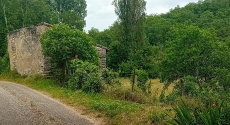  Région Cahors, Maison en Pierre à rénover avec Grange 