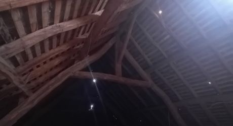    Gourdon, Maison en Pierre  à rafarichir  avec hangar et garage 