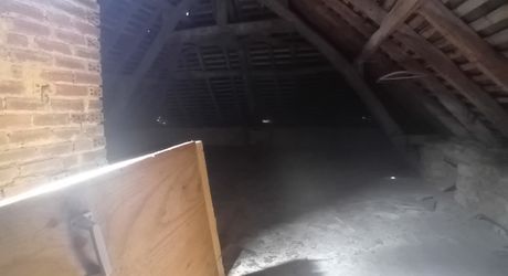    Gourdon, Maison en Pierre  à rafarichir  avec hangar et garage 