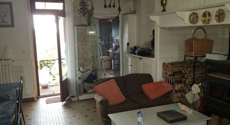   Région Cahors, Charmante Maison en Pierre avec Dépendances, Terrasse, Terrain de Pétanque et 3 Hectares de Terrain