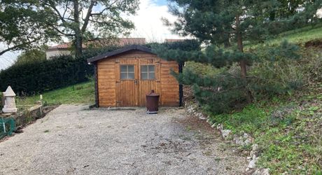 7 mn nord cahors. Contemporaine de 166 m² habitables avec vue . Prestations de qualité 