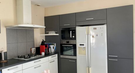 7 mn nord cahors. Contemporaine de 166 m² habitables avec vue . Prestations de qualité 