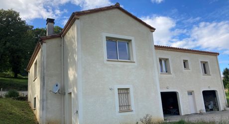 7 mn nord cahors. Contemporaine de 166 m² habitables avec vue . Prestations de qualité 