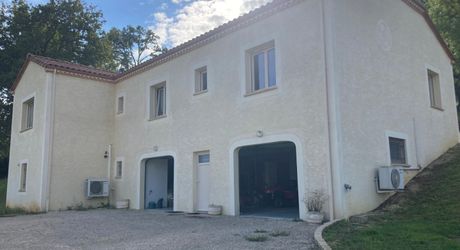 7 mn nord cahors. Contemporaine de 166 m² habitables avec vue . Prestations de qualité 