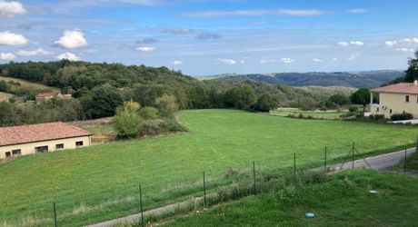 7 mn nord cahors. Contemporaine de 166 m² habitables avec vue . Prestations de qualité 