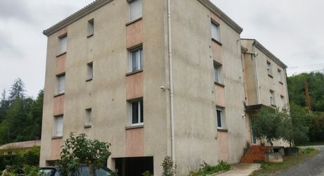 Cahors , Appartement deux chambres et parking 