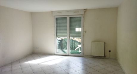 Cahors , Appartement deux chambres et parking 