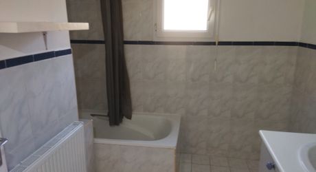 Cahors , Appartement deux chambres et parking 