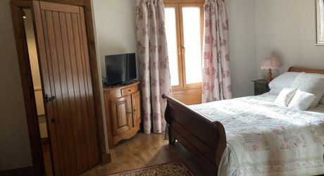 Cahors à L' Ouest proche d'Espere