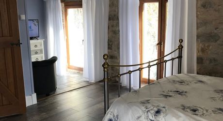 Cahors à L' Ouest proche d'Espere