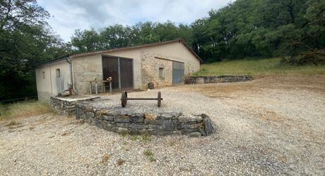 Propriété de caractère sur le Causse de Labastide-Murat – 10 hectares de nature et piste d'atterrissage privée