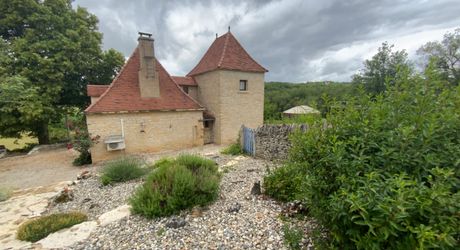 Propriété de caractère sur le Causse de Labastide-Murat – 10 hectares de nature et piste d'atterrissage privée