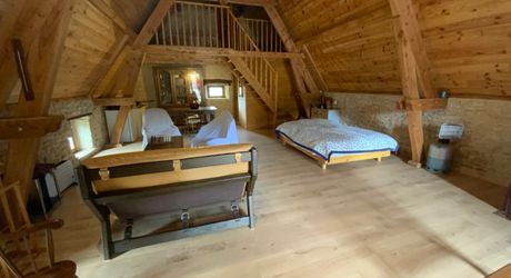 Propriété de caractère sur le Causse de Labastide-Murat – 10 hectares de nature et piste d'atterrissage privée