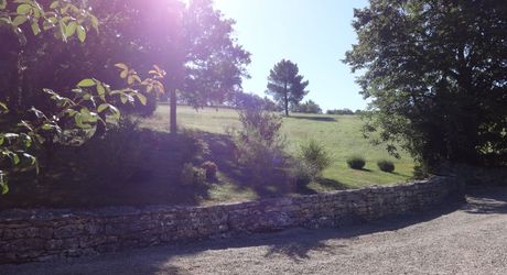 Propriété de caractère sur le Causse de Labastide-Murat – 10 hectares de nature et piste d'atterrissage privée