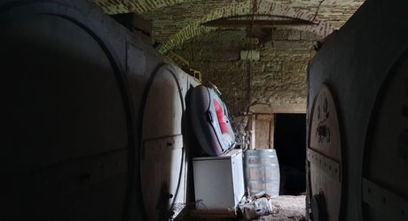 Vallée du lot Ouest- En campagne isolée ancienne ferme avec 29 ha attenants