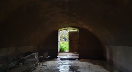 Vallée du lot Ouest- En campagne isolée ancienne ferme avec 29 ha attenants