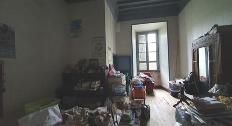 Vallée du lot Ouest- En campagne isolée ancienne ferme avec 29 ha attenants
