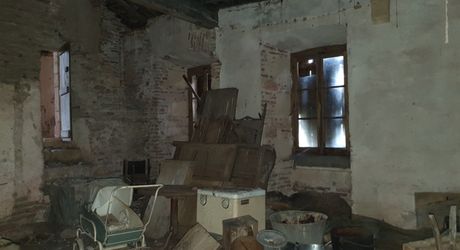 Vallée du lot Ouest- En campagne isolée ancienne ferme avec 29 ha attenants