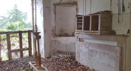 Vallée du lot Ouest- En campagne isolée ancienne ferme avec 29 ha attenants