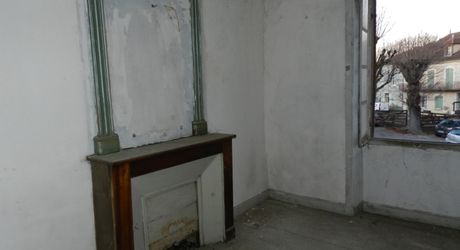 For sale Gramat centre stone house to restore 102 m², 7 rooms