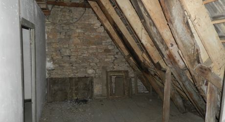 For sale Gramat centre stone house to restore 102 m², 7 rooms