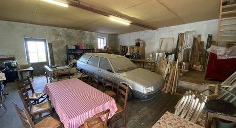 A vendre Gramat centre, ancien entrepôt à convertir, terrain 299 m²