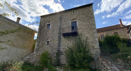A vendre Gramat centre, ancien entrepôt à convertir, terrain 299 m²