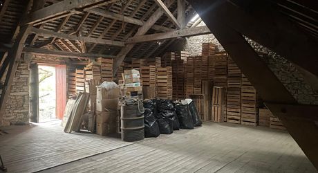 For sale Gramat centre, old warehouse to be converted, land 299 m².