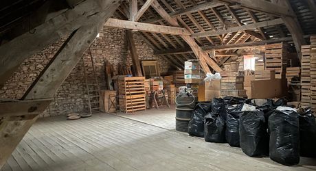 For sale Gramat centre, old warehouse to be converted, land 299 m².